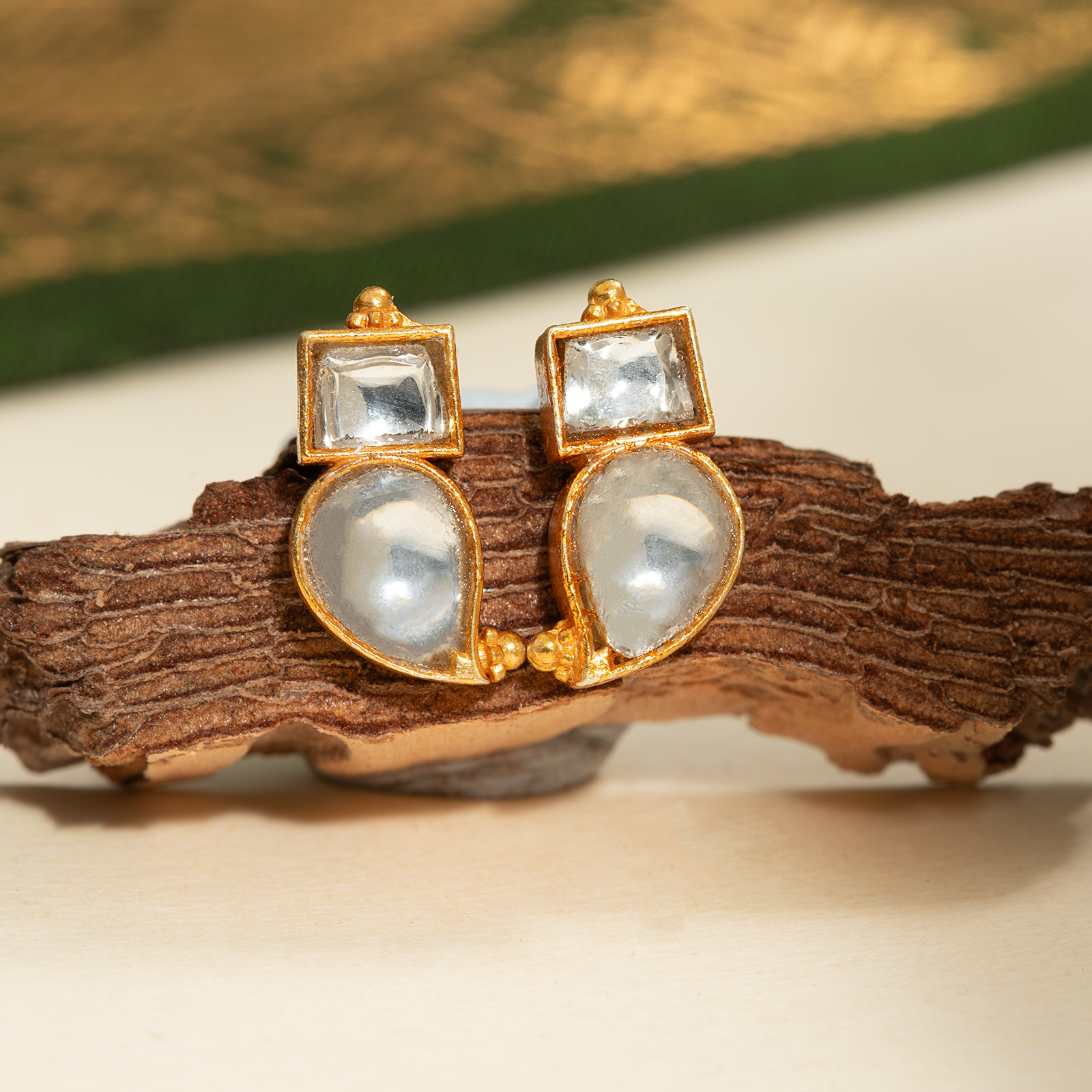 Shwetha Maanga Studs